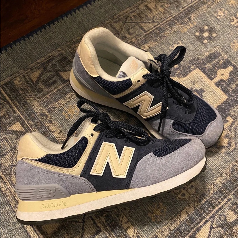 New Balance Men's Black and Gray Sneakers
